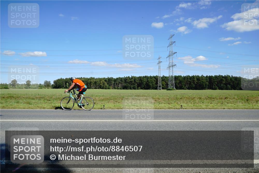 07.09.2025 - 19. Norderstedt Triathlon Michael Burmester http://msf.ph/oto/8846507 07.09.2025 15:12:46 Radfahren  meine-sportfotos.de
