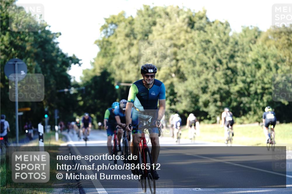 07.09.2025 - 19. Norderstedt Triathlon Michael Burmester http://msf.ph/oto/8846512 07.09.2025 16:10:31 Radfahren 530, 532, 915, 1563, 1632 meine-sportfotos.de