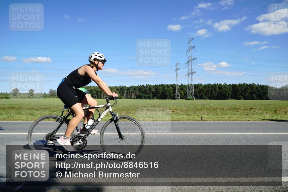 07.09.2025 - 19. Norderstedt Triathlon Michael Burmester http://msf.ph/oto/8846516 07.09.2025 15:12:50 Radfahren 1474, 1489 meine-sportfotos.de