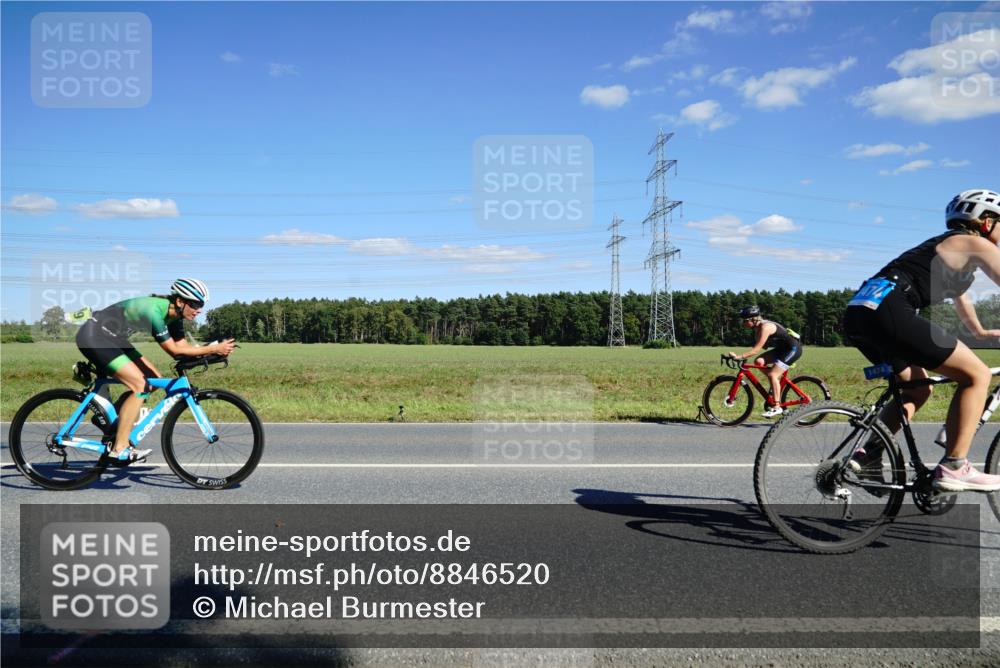 07.09.2025 - 19. Norderstedt Triathlon Michael Burmester http://msf.ph/oto/8846520 07.09.2025 15:12:50 Radfahren 1474, 1489 meine-sportfotos.de