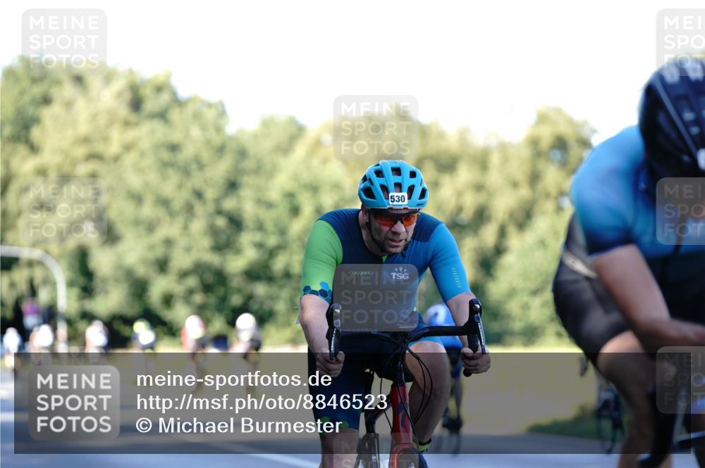 07.09.2025 - 19. Norderstedt Triathlon Michael Burmester http://msf.ph/oto/8846523 07.09.2025 16:10:34 Radfahren 530, 532, 915, 938, 1632 meine-sportfotos.de