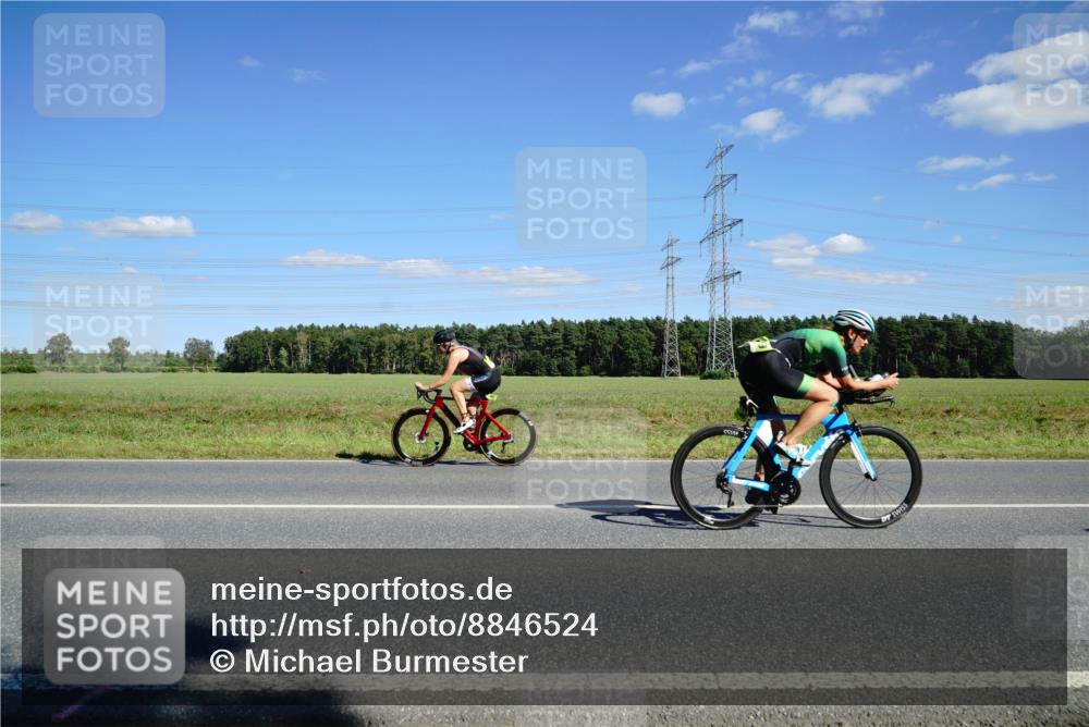 07.09.2025 - 19. Norderstedt Triathlon Michael Burmester http://msf.ph/oto/8846524 07.09.2025 15:12:51 Radfahren 1474, 1489 meine-sportfotos.de