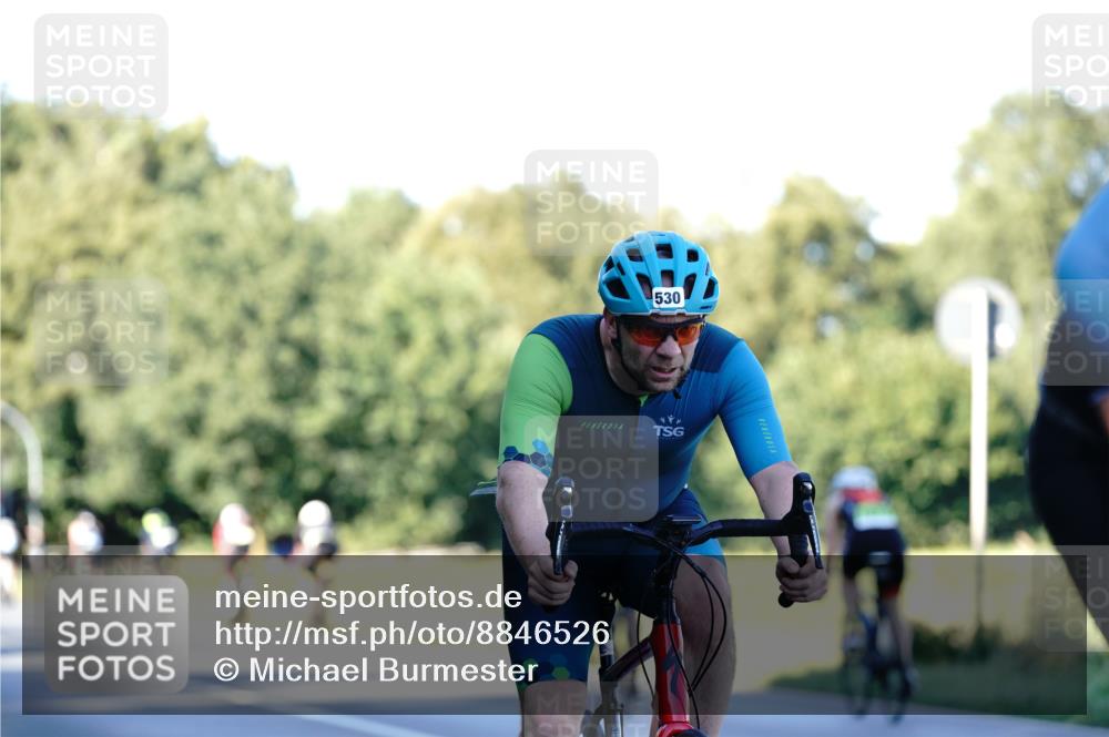 07.09.2025 - 19. Norderstedt Triathlon Michael Burmester http://msf.ph/oto/8846526 07.09.2025 16:10:34 Radfahren 530, 532, 915, 938, 1632 meine-sportfotos.de