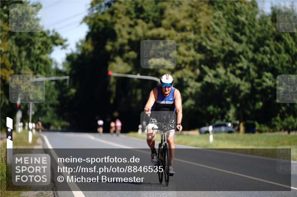 07.09.2025 - 19. Norderstedt Triathlon Michael Burmester http://msf.ph/oto/8846535 07.09.2025 11:17:35 Radfahren 710, 1174 meine-sportfotos.de