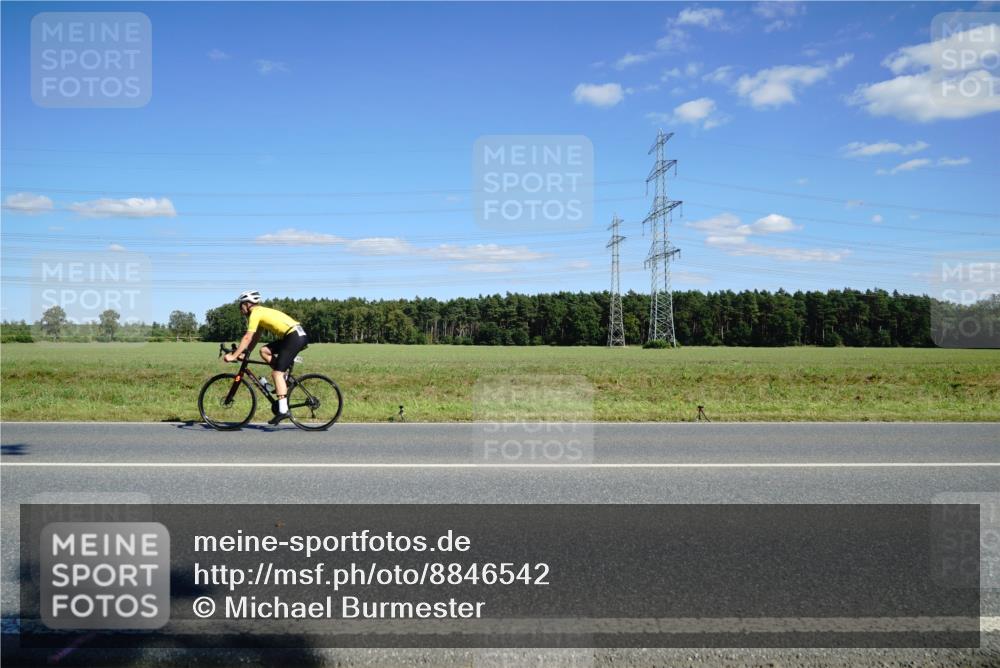 07.09.2025 - 19. Norderstedt Triathlon Michael Burmester http://msf.ph/oto/8846542 07.09.2025 15:12:59 Radfahren  meine-sportfotos.de