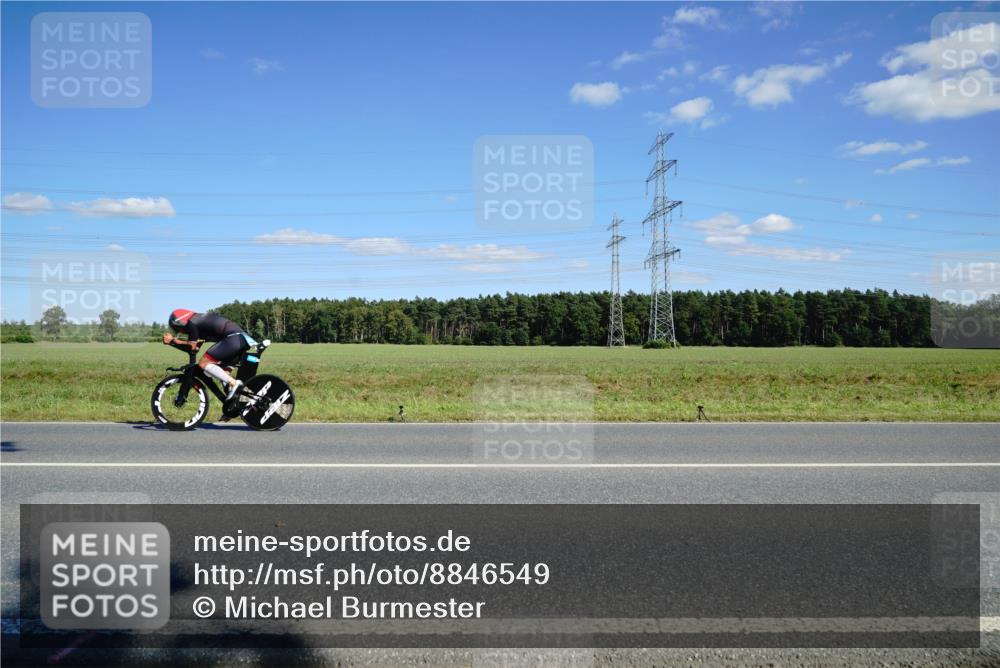 07.09.2025 - 19. Norderstedt Triathlon Michael Burmester http://msf.ph/oto/8846549 07.09.2025 15:13:03 Radfahren  meine-sportfotos.de
