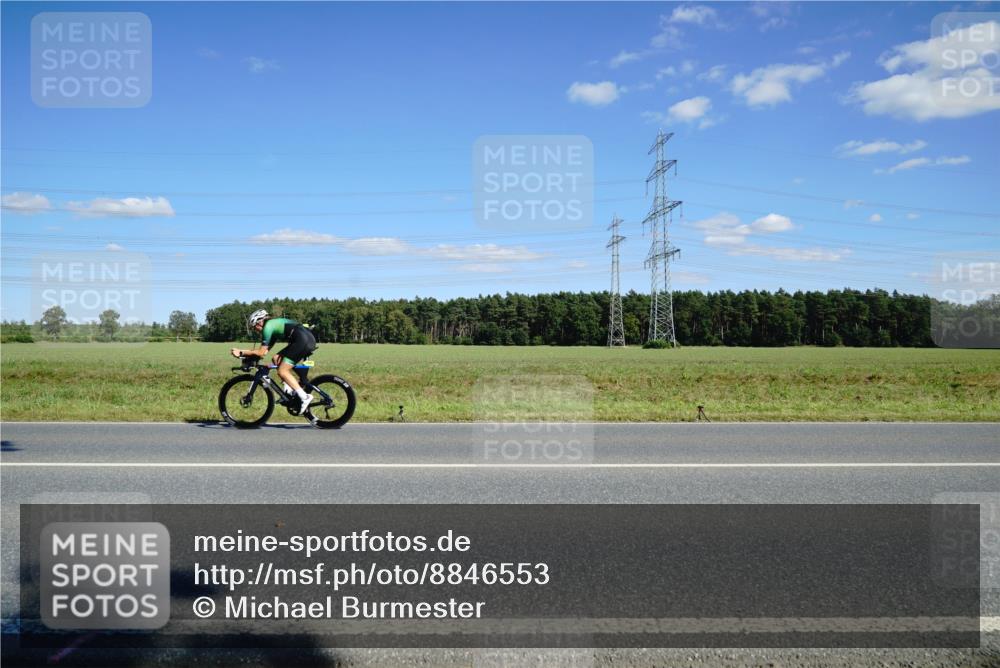 07.09.2025 - 19. Norderstedt Triathlon Michael Burmester http://msf.ph/oto/8846553 07.09.2025 15:13:06 Radfahren 1408 meine-sportfotos.de