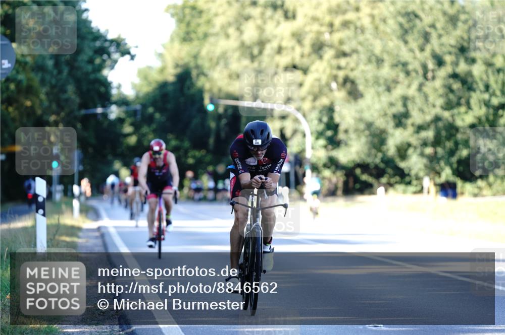 07.09.2025 - 19. Norderstedt Triathlon Michael Burmester http://msf.ph/oto/8846562 07.09.2025 16:10:46 Radfahren 406, 1575, 1590, 1600 meine-sportfotos.de