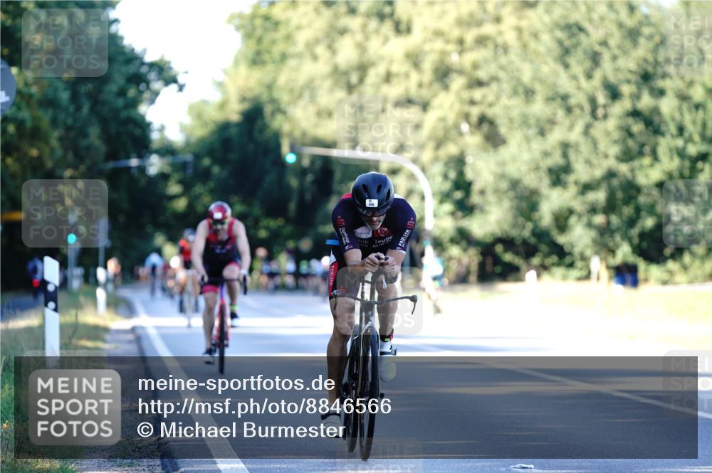 07.09.2025 - 19. Norderstedt Triathlon Michael Burmester http://msf.ph/oto/8846566 07.09.2025 16:10:46 Radfahren 406, 1575, 1590, 1600 meine-sportfotos.de