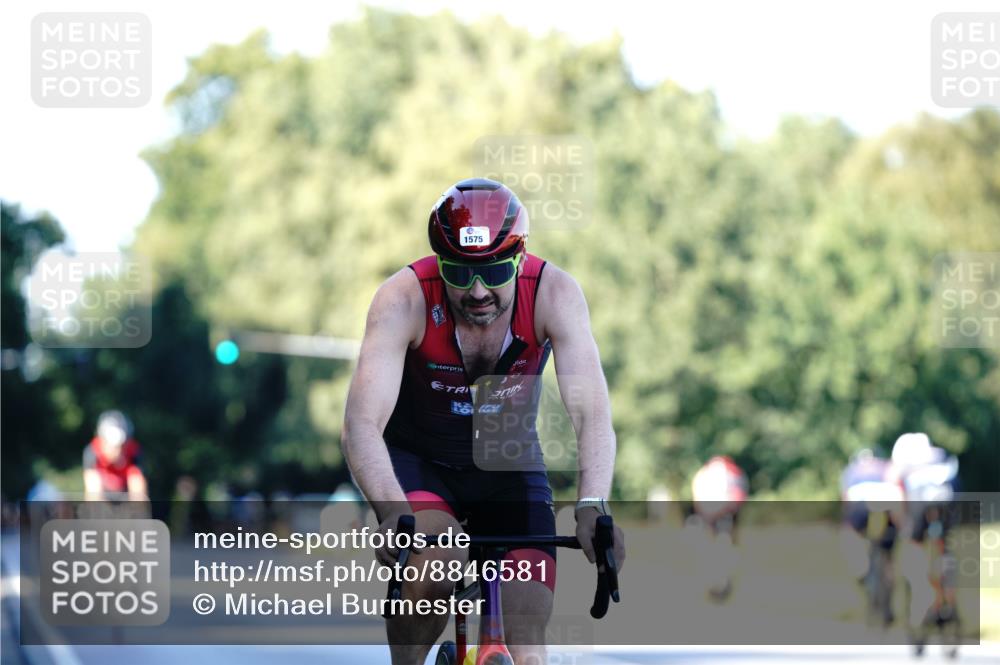 07.09.2025 - 19. Norderstedt Triathlon Michael Burmester http://msf.ph/oto/8846581 07.09.2025 16:10:49 Radfahren 406, 1575 meine-sportfotos.de