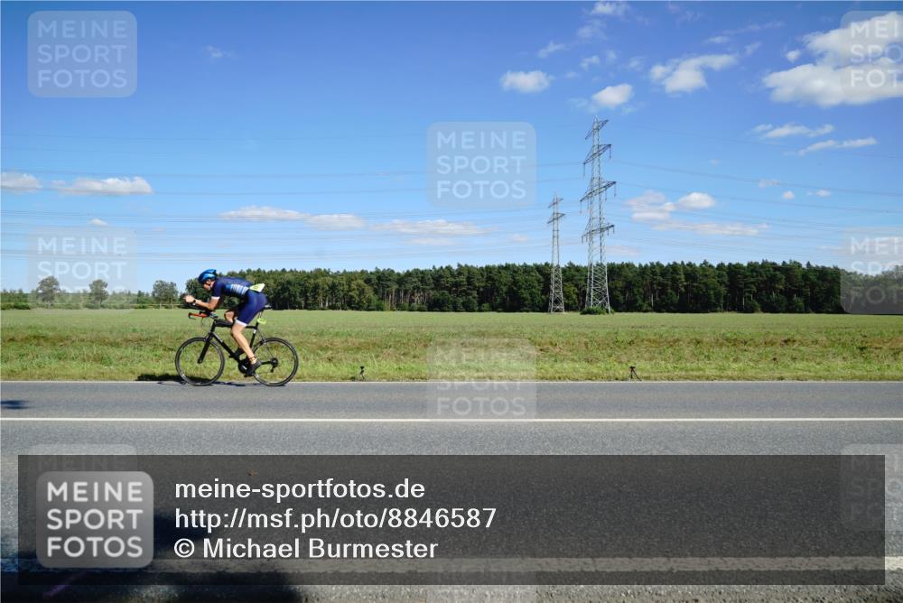 07.09.2025 - 19. Norderstedt Triathlon Michael Burmester http://msf.ph/oto/8846587 07.09.2025 15:13:21 Radfahren 478 meine-sportfotos.de