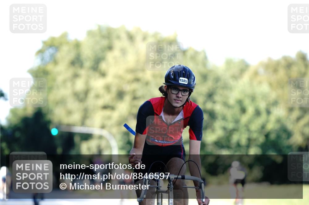 07.09.2025 - 19. Norderstedt Triathlon Michael Burmester http://msf.ph/oto/8846597 07.09.2025 16:10:52 Radfahren 1575, 1585 meine-sportfotos.de