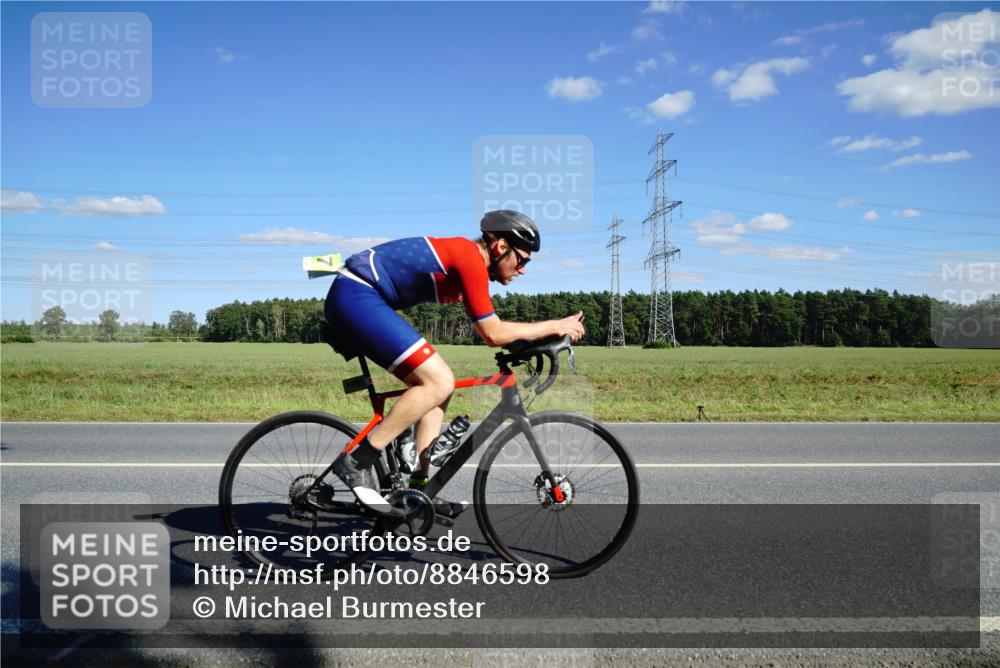 07.09.2025 - 19. Norderstedt Triathlon Michael Burmester http://msf.ph/oto/8846598 07.09.2025 15:13:30 Radfahren 446, 896, 1414, 1497 meine-sportfotos.de