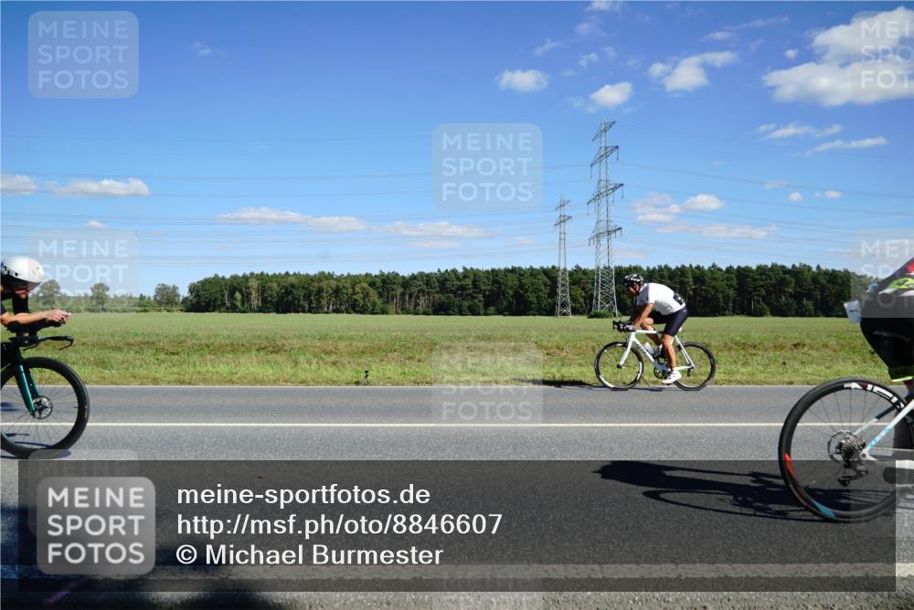 07.09.2025 - 19. Norderstedt Triathlon Michael Burmester http://msf.ph/oto/8846607 07.09.2025 15:13:33 Radfahren 414, 446, 896, 1414, 1497, 1532 meine-sportfotos.de