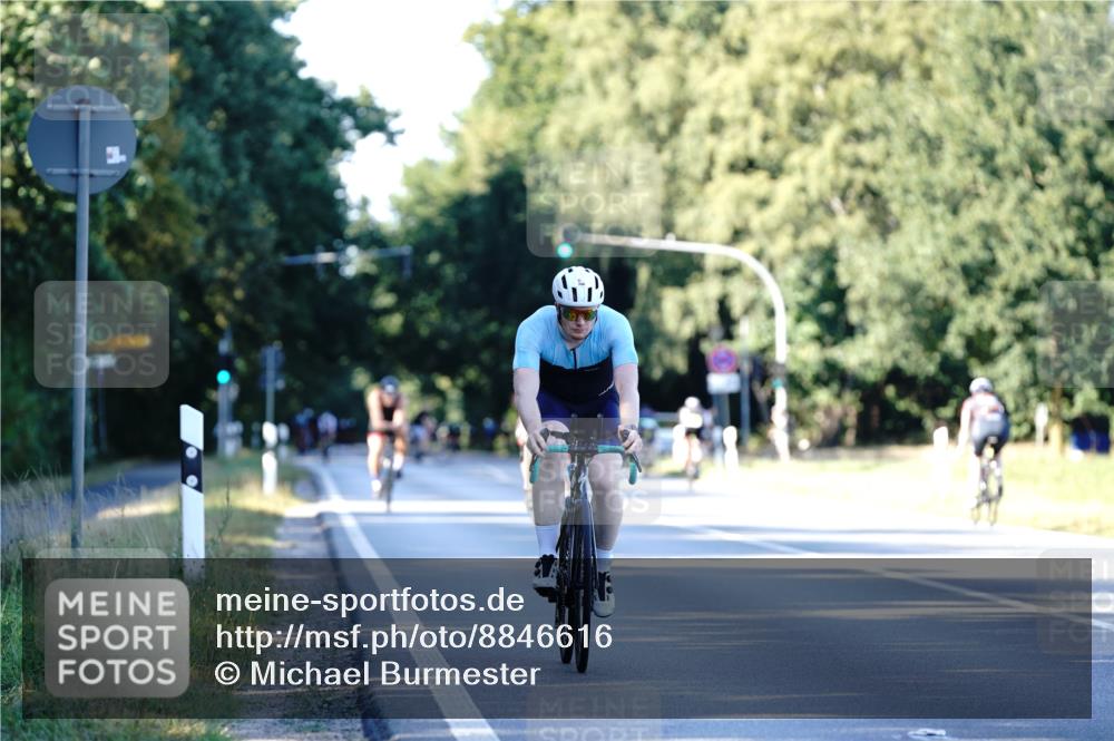 07.09.2025 - 19. Norderstedt Triathlon Michael Burmester http://msf.ph/oto/8846616 07.09.2025 16:10:58 Radfahren 386, 1522 meine-sportfotos.de