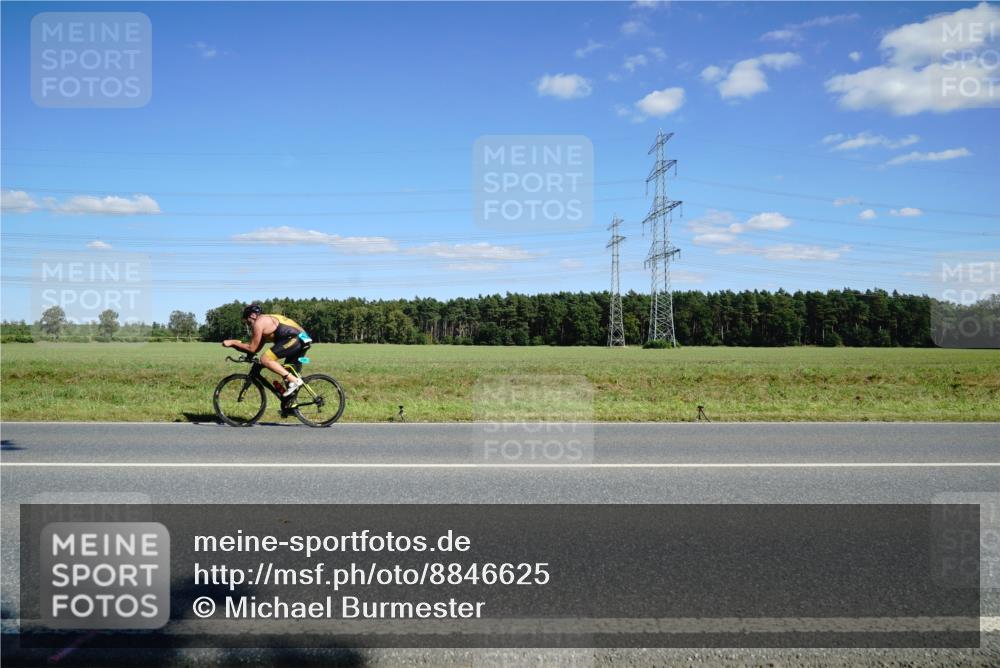 07.09.2025 - 19. Norderstedt Triathlon Michael Burmester http://msf.ph/oto/8846625 07.09.2025 15:13:43 Radfahren  meine-sportfotos.de
