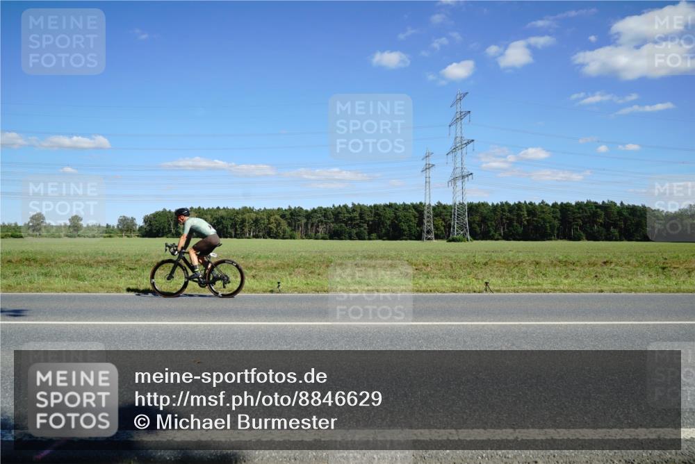 07.09.2025 - 19. Norderstedt Triathlon Michael Burmester http://msf.ph/oto/8846629 07.09.2025 15:13:46 Radfahren 1530 meine-sportfotos.de