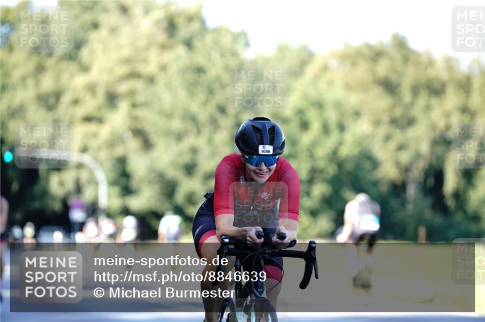 07.09.2025 - 19. Norderstedt Triathlon Michael Burmester http://msf.ph/oto/8846639 07.09.2025 16:11:03 Radfahren 386, 1066, 1405 meine-sportfotos.de