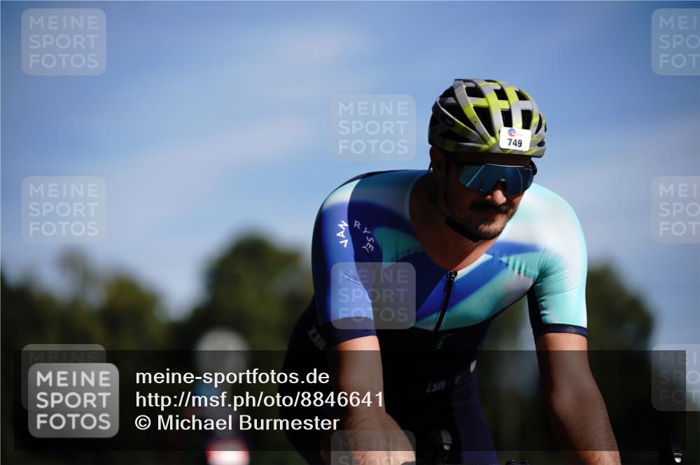 07.09.2025 - 19. Norderstedt Triathlon Michael Burmester http://msf.ph/oto/8846641 07.09.2025 11:19:03 Radfahren 749, 1179, 1208 meine-sportfotos.de