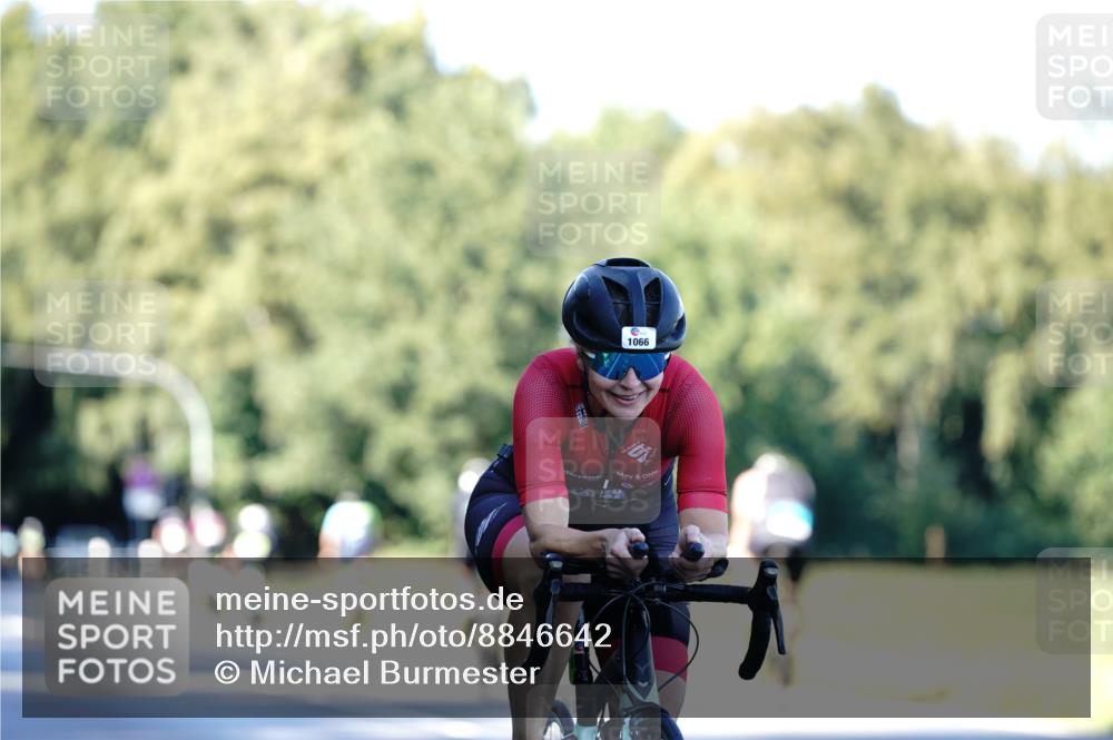07.09.2025 - 19. Norderstedt Triathlon Michael Burmester http://msf.ph/oto/8846642 07.09.2025 16:11:03 Radfahren 386, 1066, 1405 meine-sportfotos.de