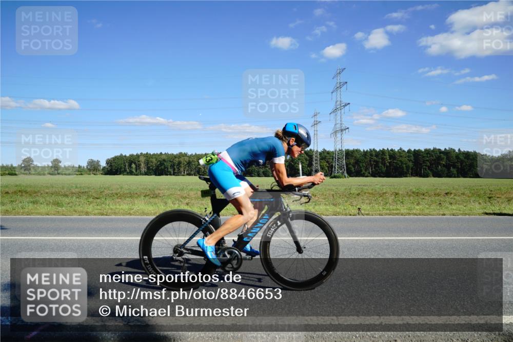 07.09.2025 - 19. Norderstedt Triathlon Michael Burmester http://msf.ph/oto/8846653 07.09.2025 15:13:56 Radfahren 443 meine-sportfotos.de