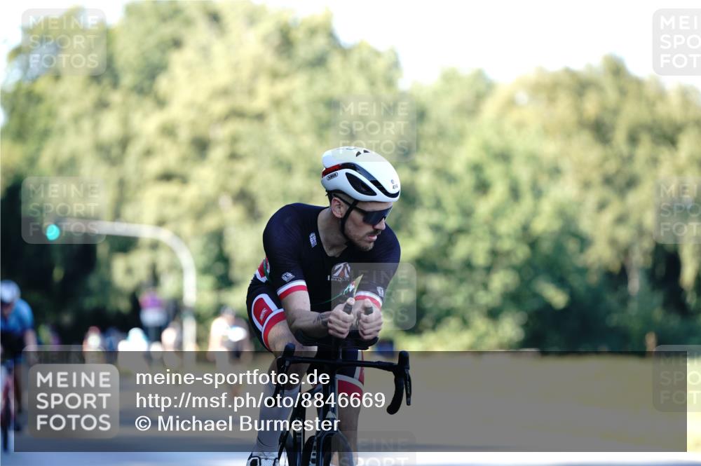 07.09.2025 - 19. Norderstedt Triathlon Michael Burmester http://msf.ph/oto/8846669 07.09.2025 16:11:20 Radfahren 414, 868, 1531 meine-sportfotos.de
