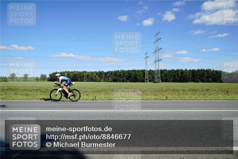 07.09.2025 - 19. Norderstedt Triathlon Michael Burmester http://msf.ph/oto/8846677 07.09.2025 15:14:31 Radfahren 476 meine-sportfotos.de