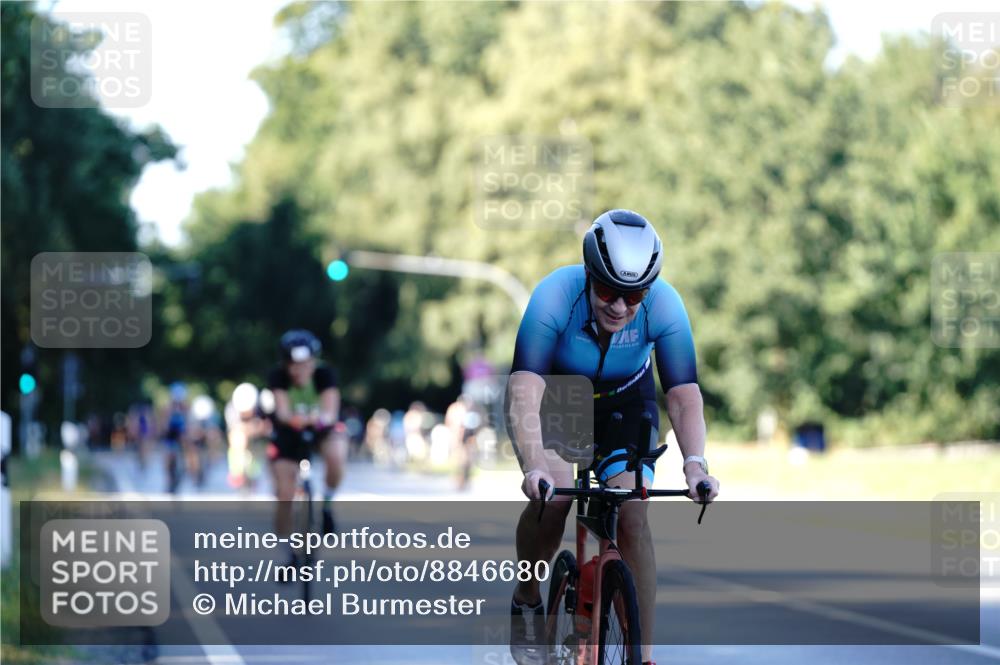 07.09.2025 - 19. Norderstedt Triathlon Michael Burmester http://msf.ph/oto/8846680 07.09.2025 16:11:23 Radfahren 414, 868, 933, 1108, 1531 meine-sportfotos.de