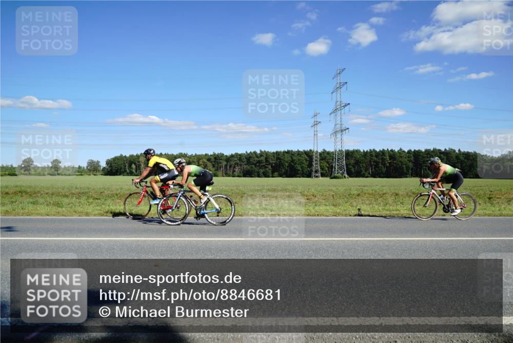 07.09.2025 - 19. Norderstedt Triathlon Michael Burmester http://msf.ph/oto/8846681 07.09.2025 15:14:34 Radfahren 476 meine-sportfotos.de