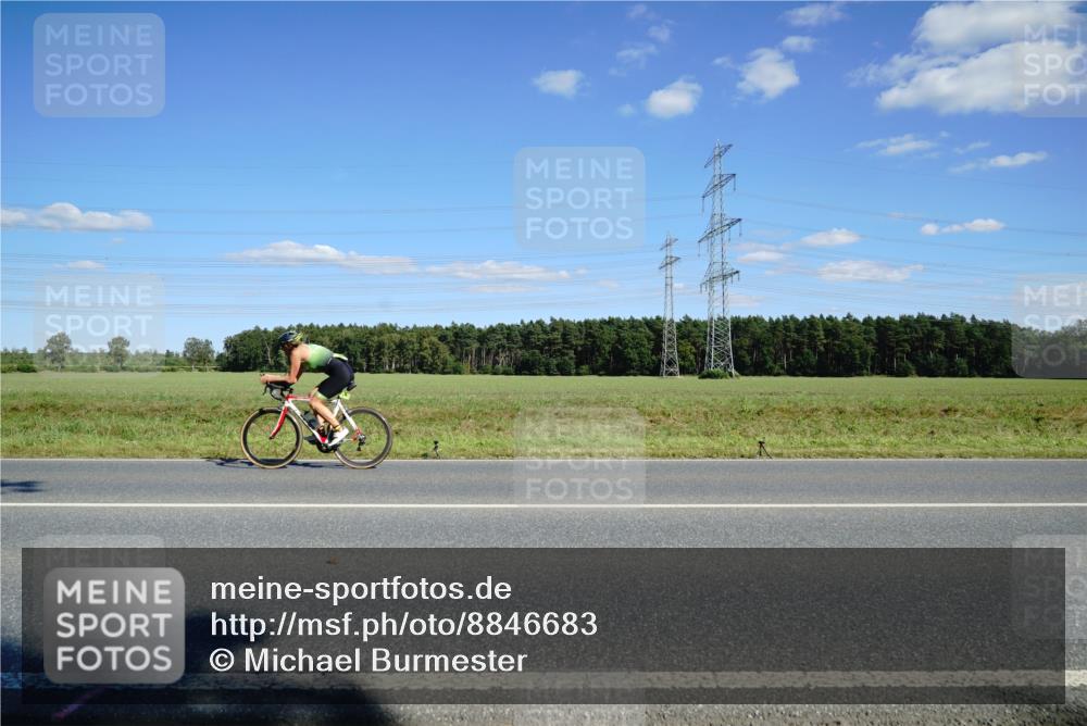 07.09.2025 - 19. Norderstedt Triathlon Michael Burmester http://msf.ph/oto/8846683 07.09.2025 15:14:35 Radfahren 476 meine-sportfotos.de