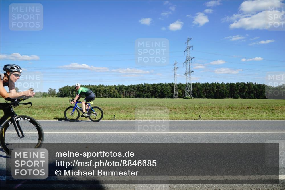 07.09.2025 - 19. Norderstedt Triathlon Michael Burmester http://msf.ph/oto/8846685 07.09.2025 15:14:38 Radfahren 450 meine-sportfotos.de
