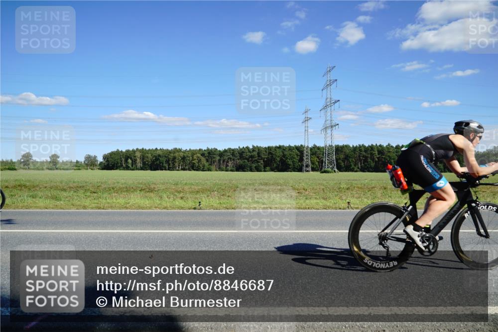 07.09.2025 - 19. Norderstedt Triathlon Michael Burmester http://msf.ph/oto/8846687 07.09.2025 15:14:38 Radfahren 450 meine-sportfotos.de