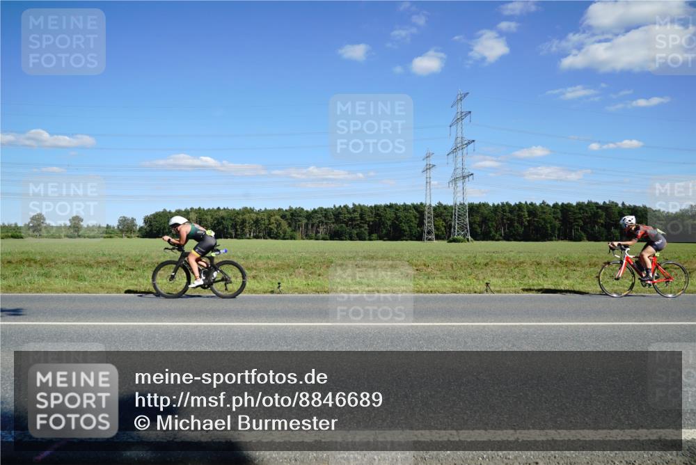 07.09.2025 - 19. Norderstedt Triathlon Michael Burmester http://msf.ph/oto/8846689 07.09.2025 15:14:41 Radfahren 450, 1539 meine-sportfotos.de