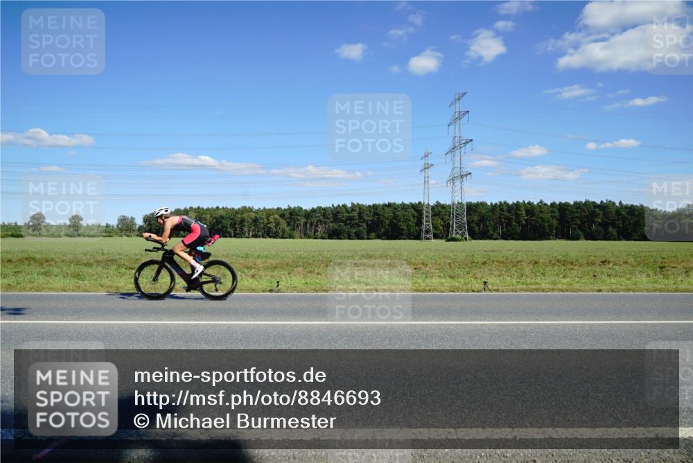 07.09.2025 - 19. Norderstedt Triathlon Michael Burmester http://msf.ph/oto/8846693 07.09.2025 15:14:43 Radfahren 939, 1539 meine-sportfotos.de