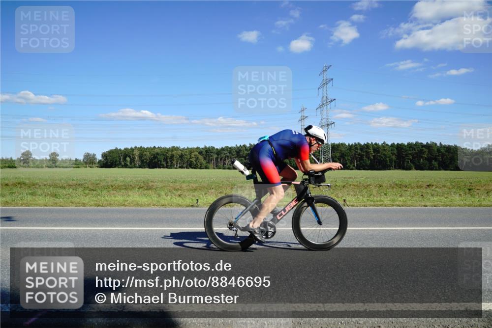 07.09.2025 - 19. Norderstedt Triathlon Michael Burmester http://msf.ph/oto/8846695 07.09.2025 15:14:43 Radfahren 939, 1539 meine-sportfotos.de