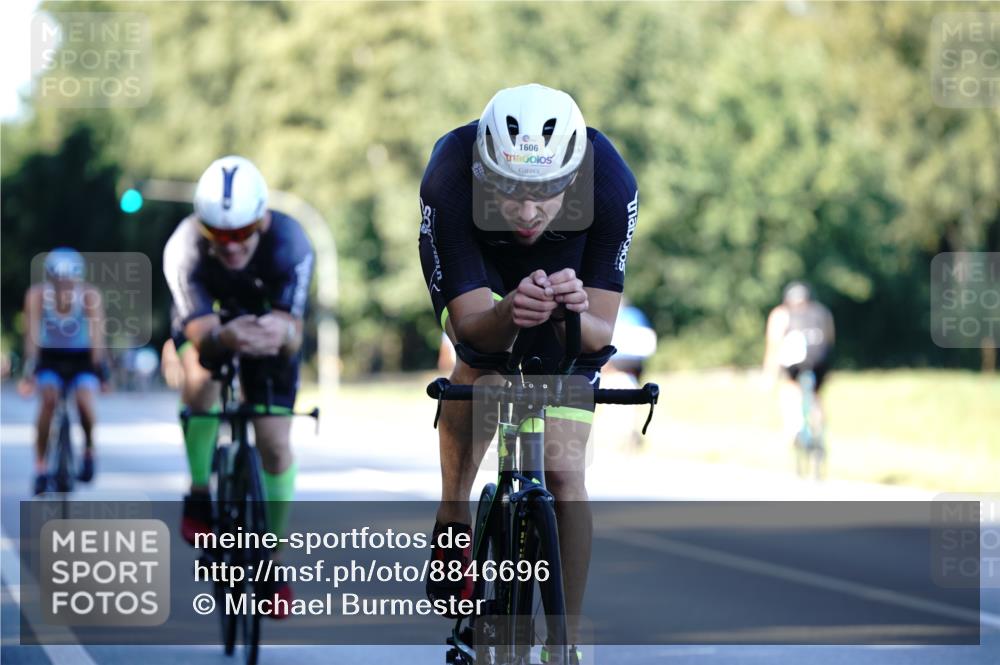 07.09.2025 - 19. Norderstedt Triathlon Michael Burmester http://msf.ph/oto/8846696 07.09.2025 16:11:29 Radfahren 933, 1604, 1606 meine-sportfotos.de