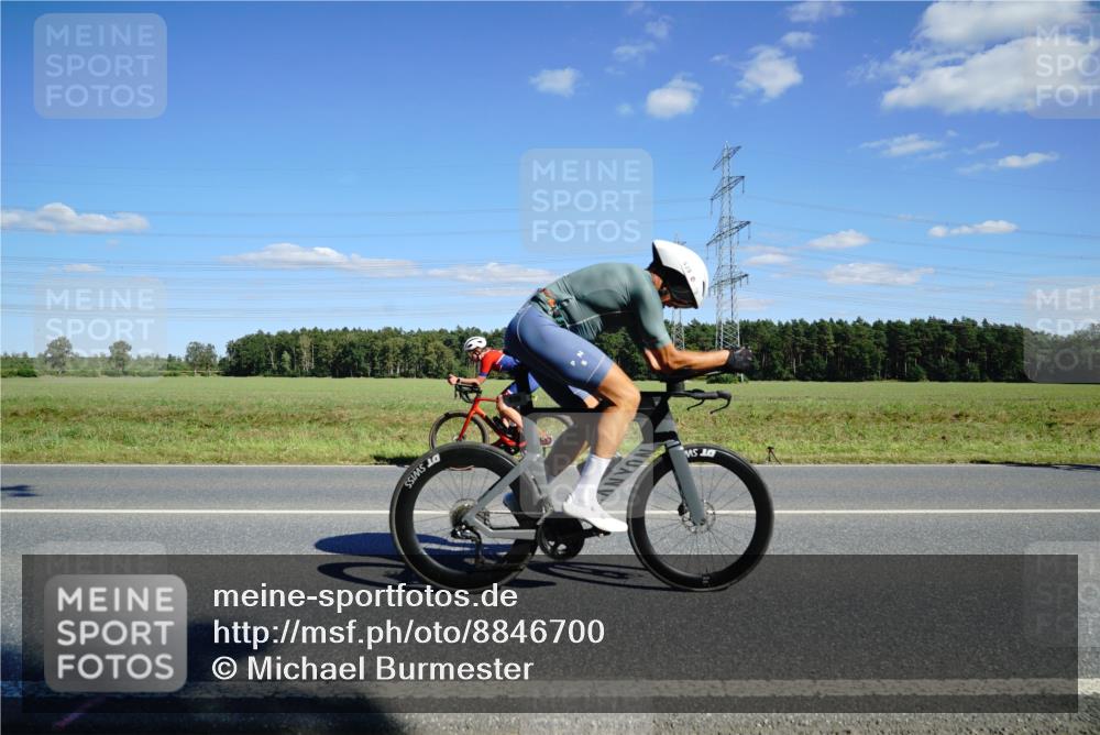 07.09.2025 - 19. Norderstedt Triathlon Michael Burmester http://msf.ph/oto/8846700 07.09.2025 15:14:45 Radfahren 939, 1539 meine-sportfotos.de