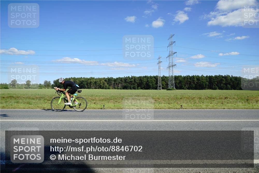 07.09.2025 - 19. Norderstedt Triathlon Michael Burmester http://msf.ph/oto/8846702 07.09.2025 15:14:46 Radfahren 939, 1539 meine-sportfotos.de