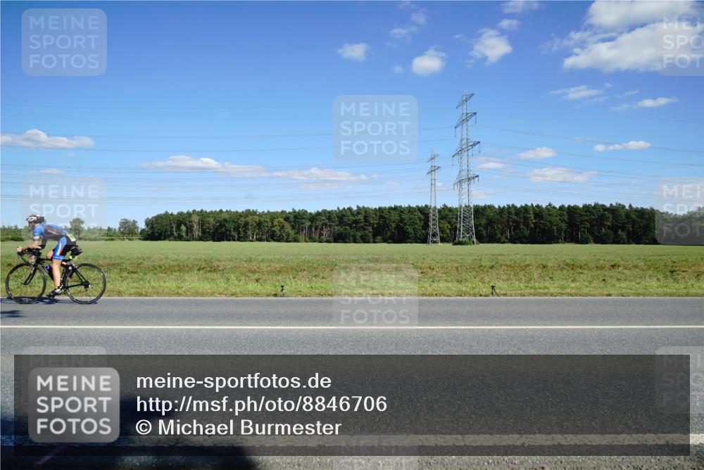 07.09.2025 - 19. Norderstedt Triathlon Michael Burmester http://msf.ph/oto/8846706 07.09.2025 15:14:48 Radfahren 939, 1430 meine-sportfotos.de