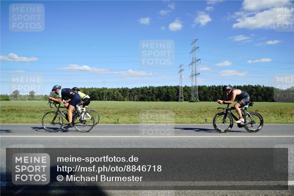 07.09.2025 - 19. Norderstedt Triathlon Michael Burmester http://msf.ph/oto/8846718 07.09.2025 15:14:59 Radfahren 1531 meine-sportfotos.de