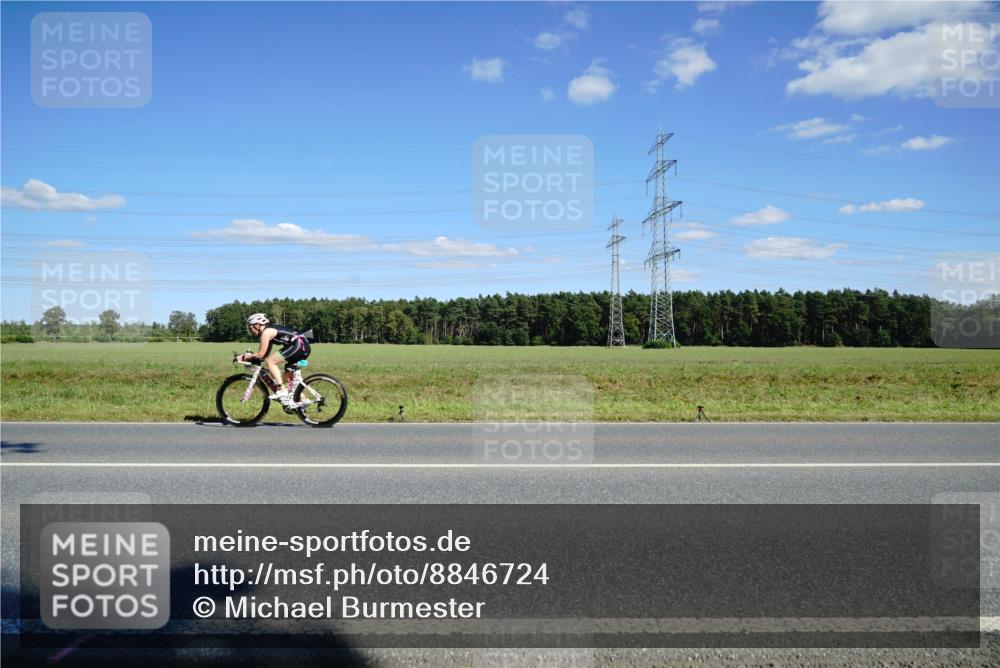 07.09.2025 - 19. Norderstedt Triathlon Michael Burmester http://msf.ph/oto/8846724 07.09.2025 15:15:05 Radfahren 1422 meine-sportfotos.de