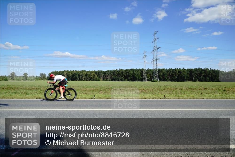 07.09.2025 - 19. Norderstedt Triathlon Michael Burmester http://msf.ph/oto/8846728 07.09.2025 15:15:11 Radfahren  meine-sportfotos.de