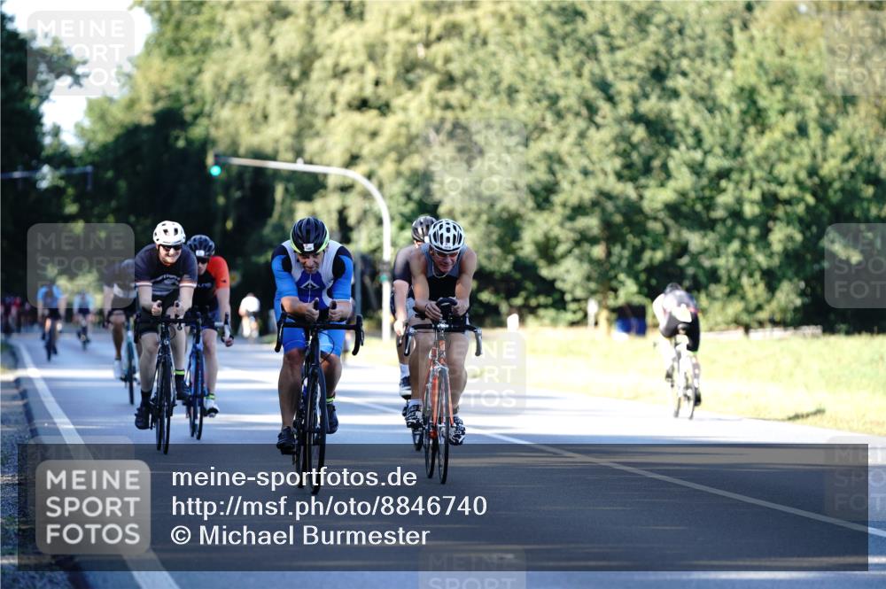 07.09.2025 - 19. Norderstedt Triathlon Michael Burmester http://msf.ph/oto/8846740 07.09.2025 16:11:48 Radfahren 381, 882, 1419, 1473, 1568 meine-sportfotos.de