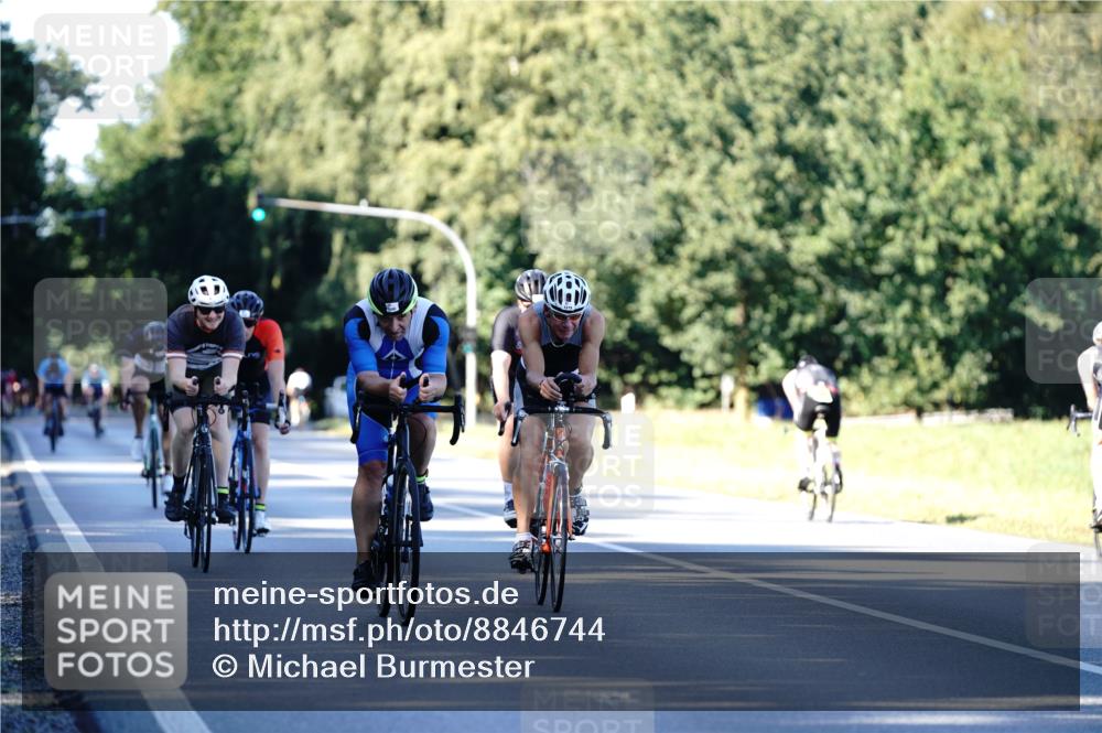 07.09.2025 - 19. Norderstedt Triathlon Michael Burmester http://msf.ph/oto/8846744 07.09.2025 16:11:48 Radfahren 381, 882, 1419, 1473, 1568 meine-sportfotos.de