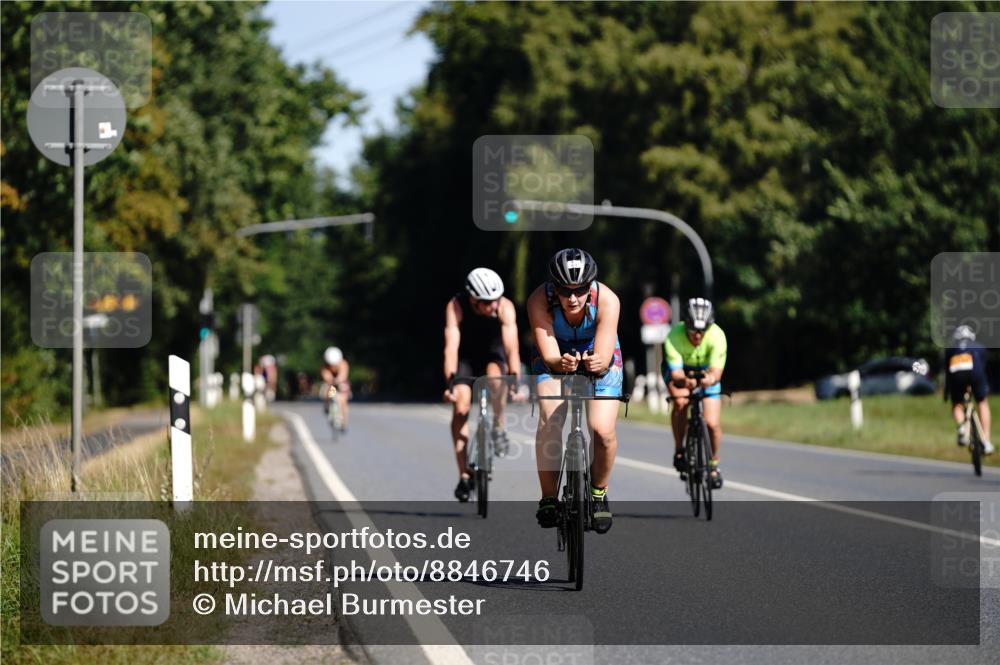 07.09.2025 - 19. Norderstedt Triathlon Michael Burmester http://msf.ph/oto/8846746 07.09.2025 11:21:22 Radfahren 770, 834 meine-sportfotos.de