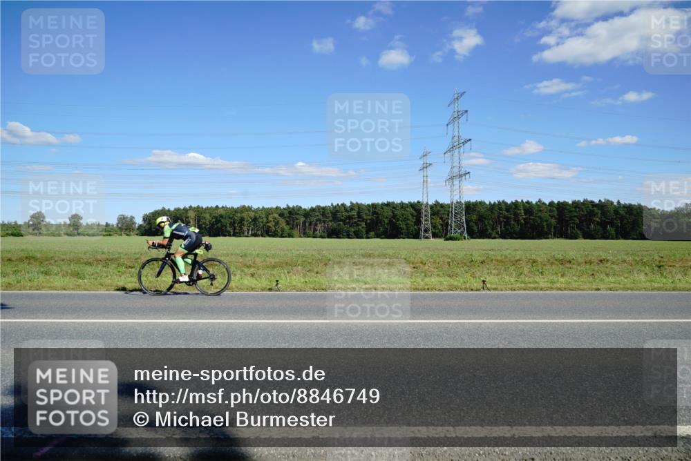 07.09.2025 - 19. Norderstedt Triathlon Michael Burmester http://msf.ph/oto/8846749 07.09.2025 15:15:26 Radfahren  meine-sportfotos.de