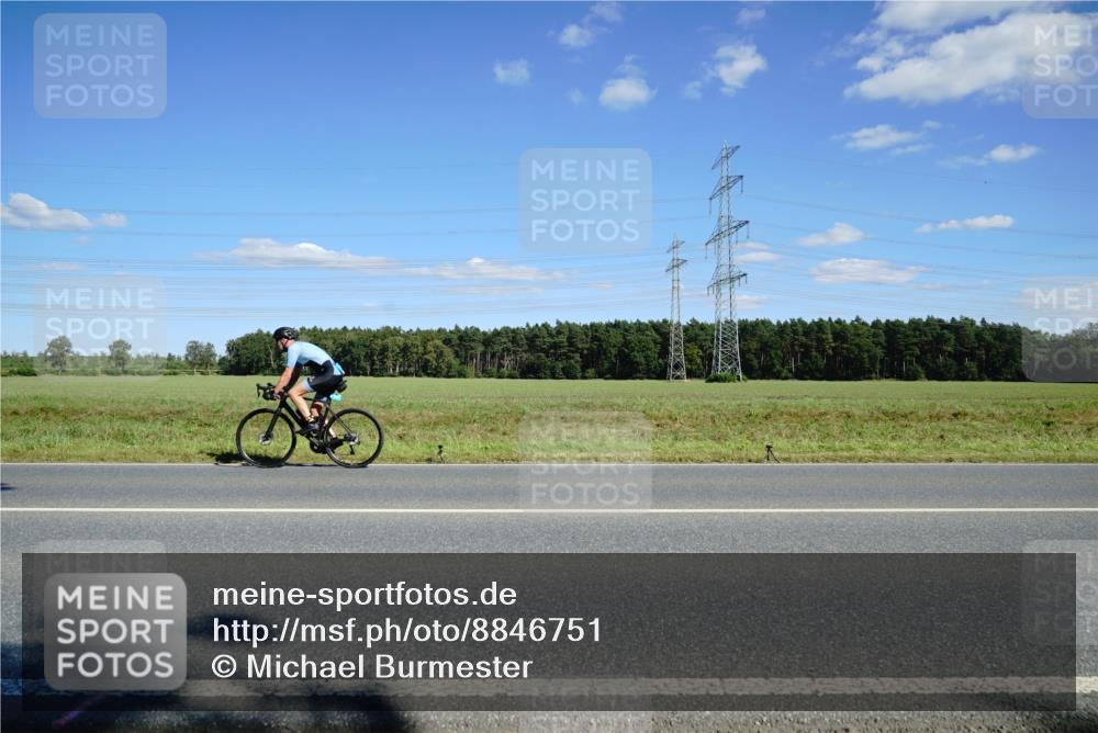 07.09.2025 - 19. Norderstedt Triathlon Michael Burmester http://msf.ph/oto/8846751 07.09.2025 15:15:28 Radfahren  meine-sportfotos.de