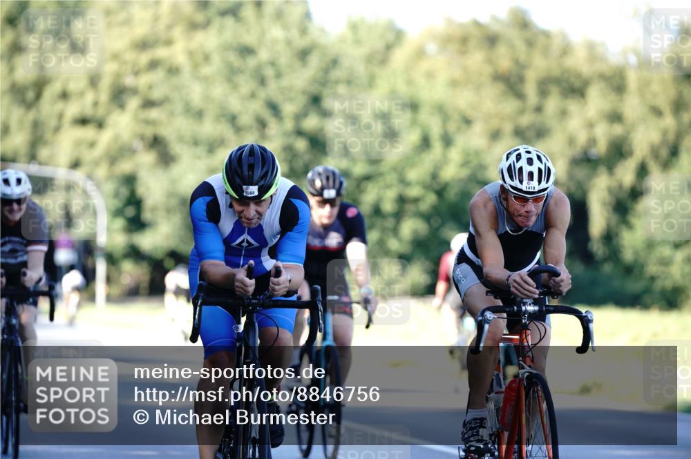07.09.2025 - 19. Norderstedt Triathlon Michael Burmester http://msf.ph/oto/8846756 07.09.2025 16:11:49 Radfahren 381, 412, 882, 1419, 1473, 1568 meine-sportfotos.de