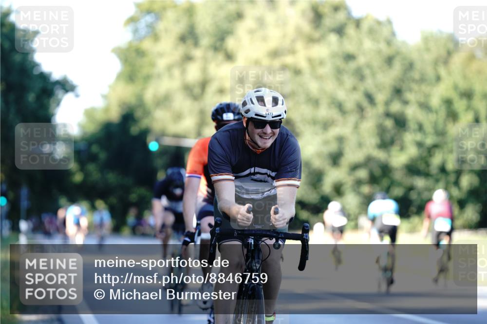 07.09.2025 - 19. Norderstedt Triathlon Michael Burmester http://msf.ph/oto/8846759 07.09.2025 16:11:50 Radfahren 381, 412, 1412, 1419, 1473, 1568 meine-sportfotos.de