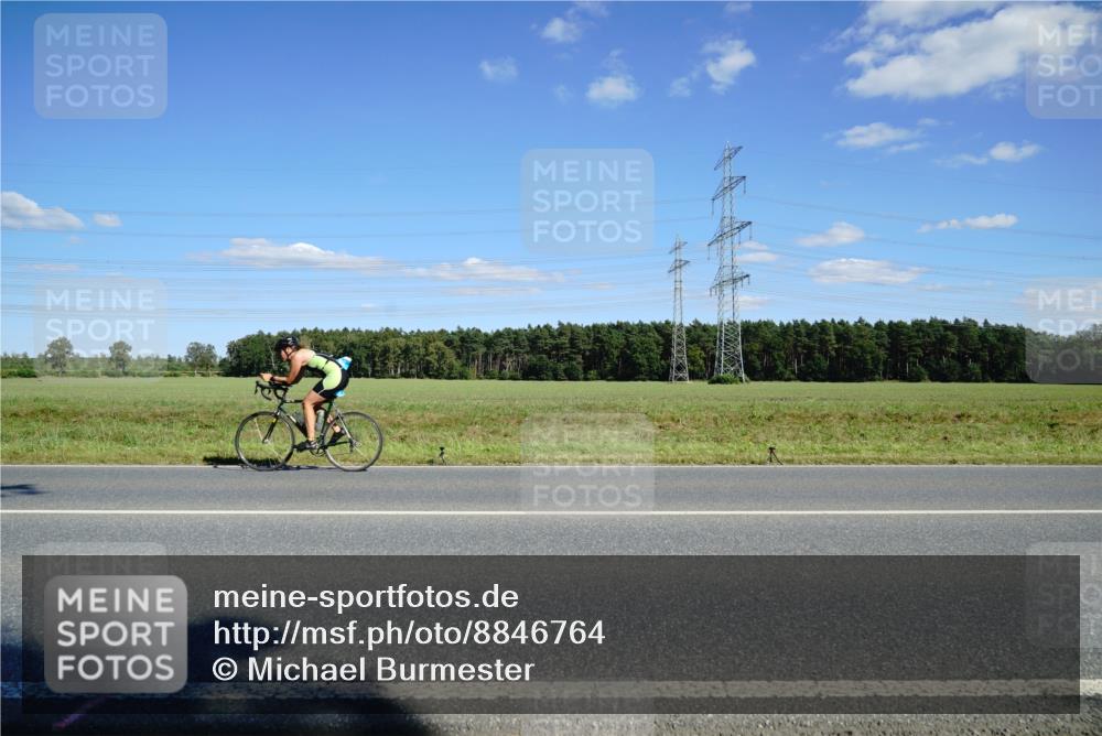 07.09.2025 - 19. Norderstedt Triathlon Michael Burmester http://msf.ph/oto/8846764 07.09.2025 15:15:42 Radfahren 444, 465, 1529 meine-sportfotos.de
